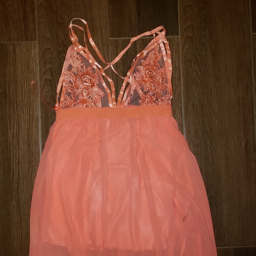 MISS AVENUE SZ SMALL PEACH 🍑 NIGHTIE LACE SHEER